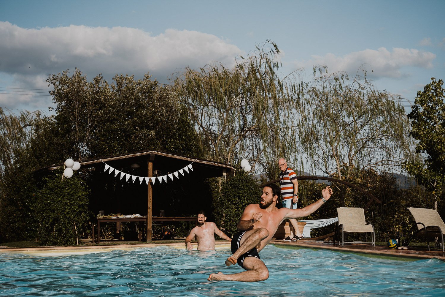 tuscany wedding party sun photography