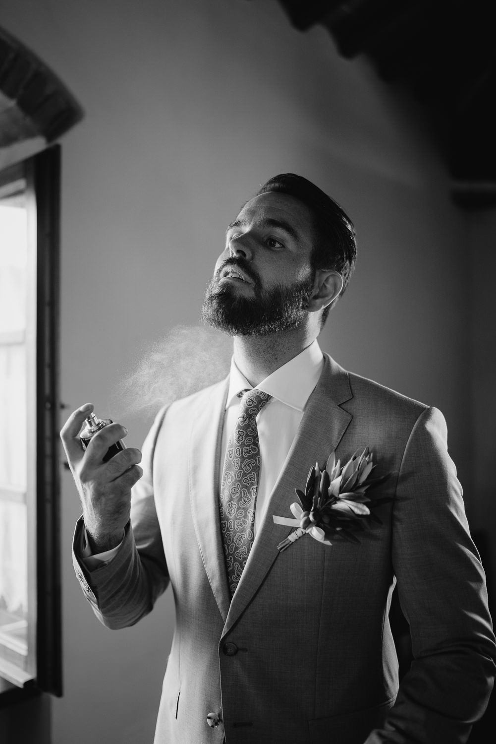 best destination wedding photographers europe. tuscany bride groom getting ready