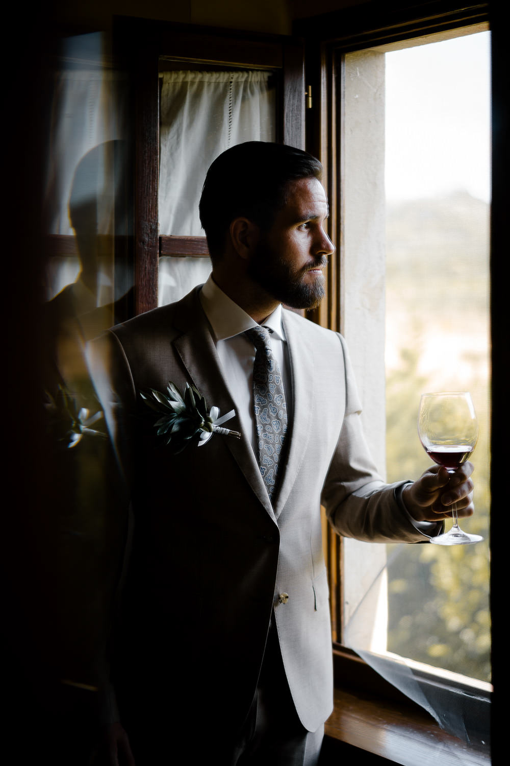 mark hadden wedding photographer amsterdam bride groom and red wine