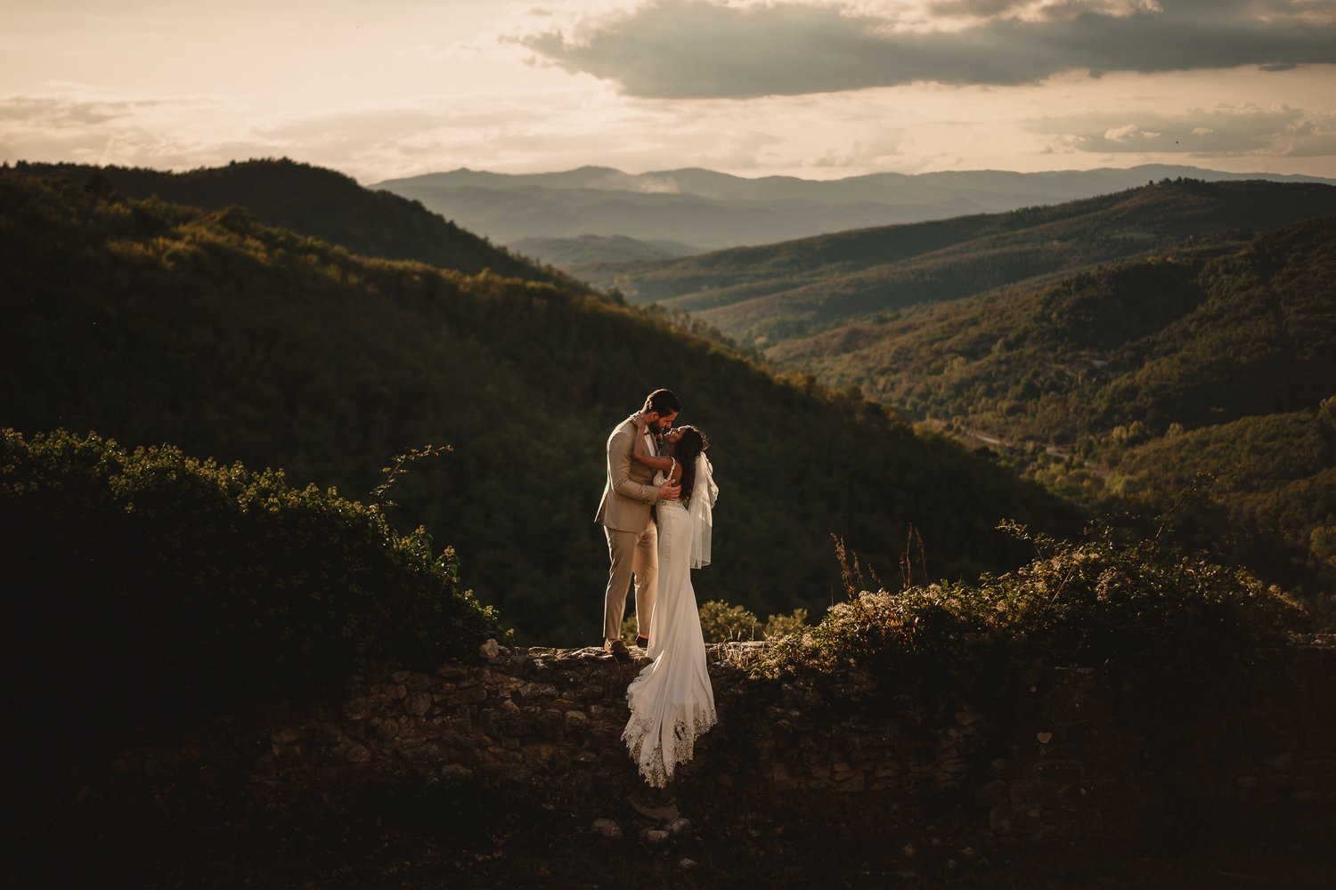 amazing wedding photography by mark hadden amsterdam - portrait in the landscape
