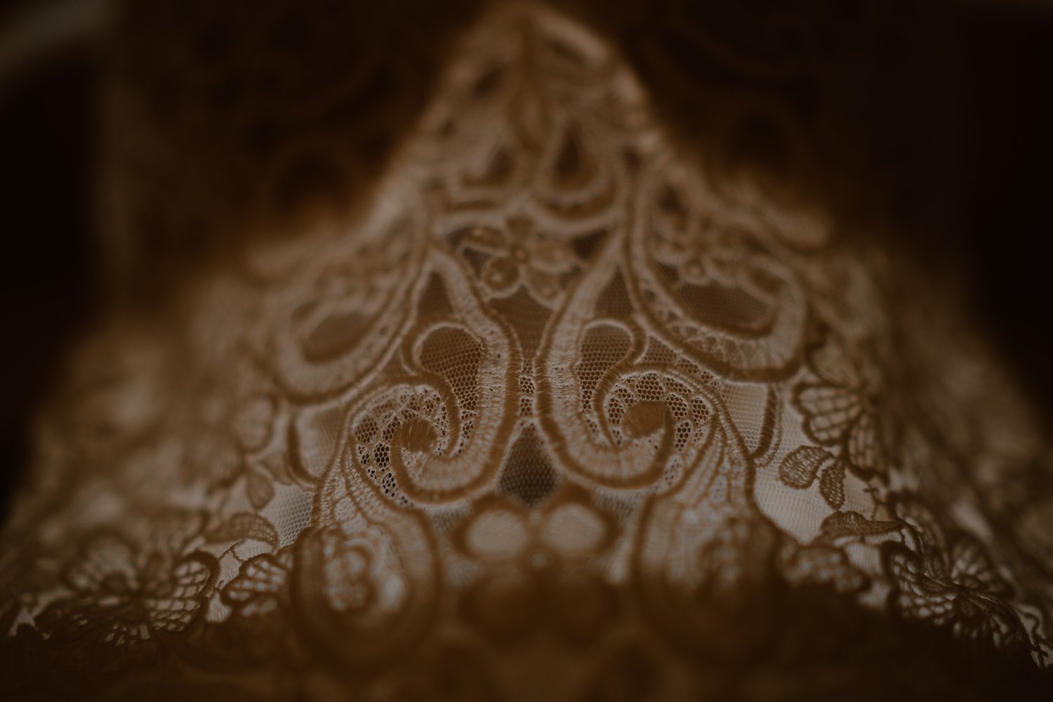 wedding dress details destination bruiloft fotograaf