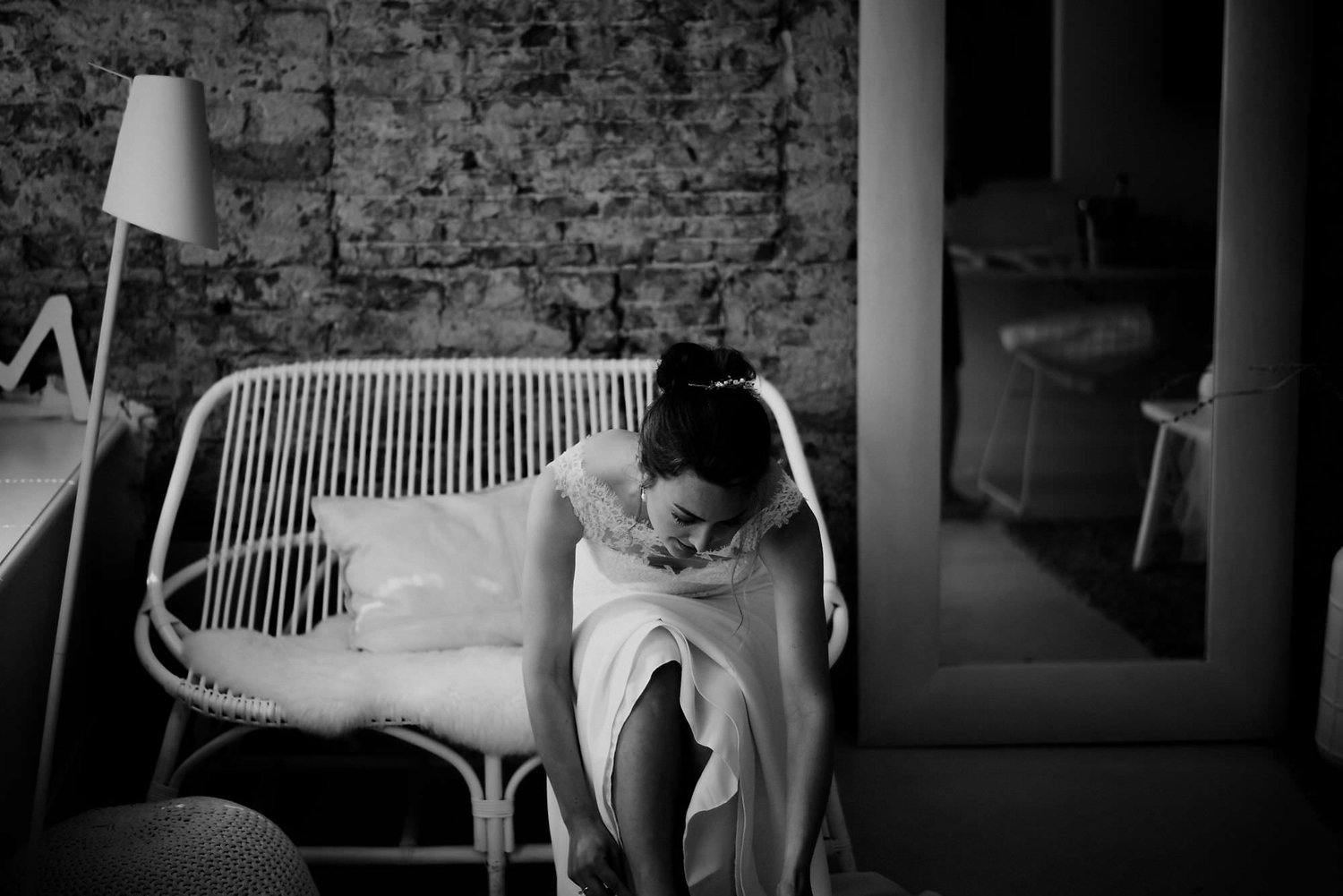 bride getting ready in hotel in utrecht by mark hadden amsterdam wedding photographer