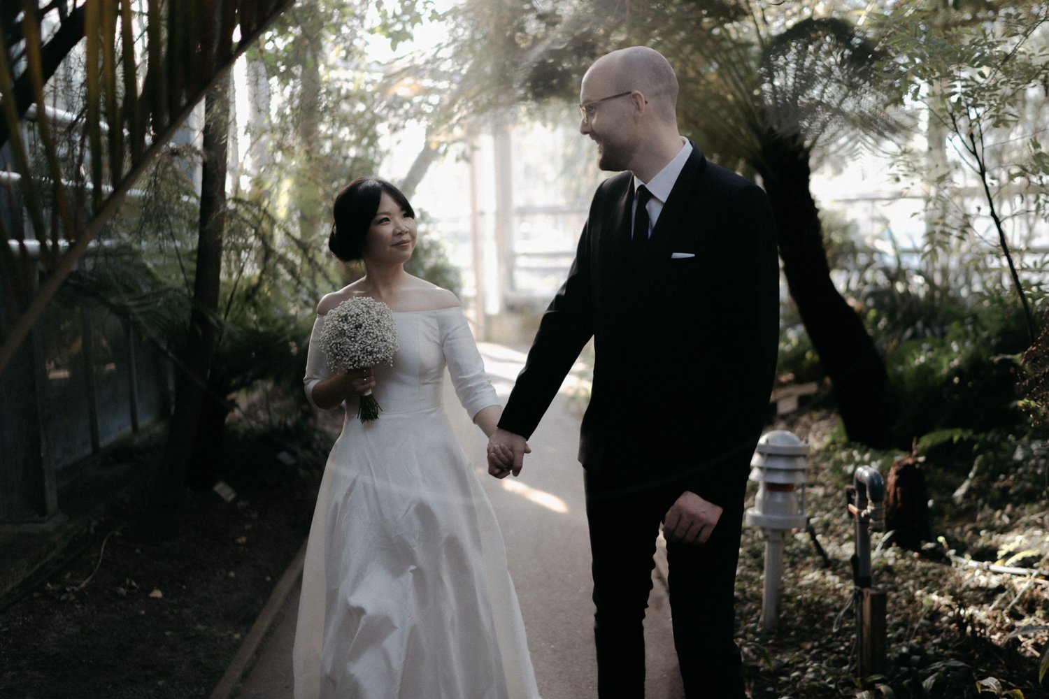 beautiful wedding ideas botanical garden Hortus Botanicus  amsterdam photographer mark hadden amsterdam