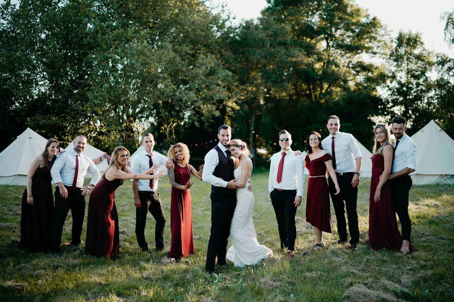 photo of the bridal party in the landscape at rotterdam garden wedding by mark hadden amsterdam trouwfotograaf