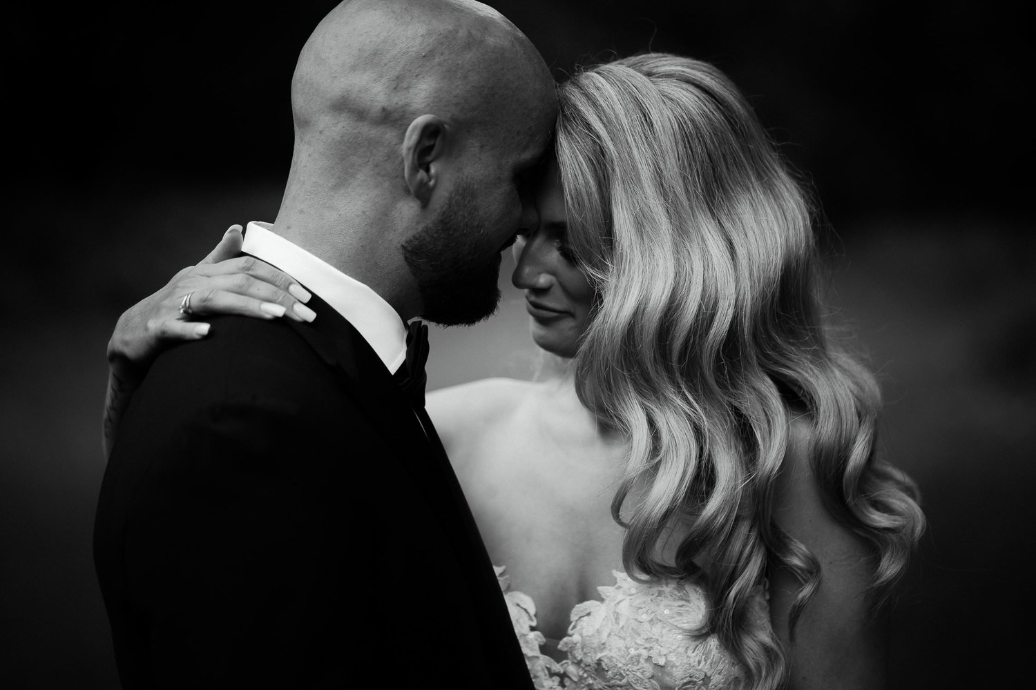 Michelle Jethro-193-2 - groom and bride sharing an intimate moment during wedding celebration in amsterdam.jpg